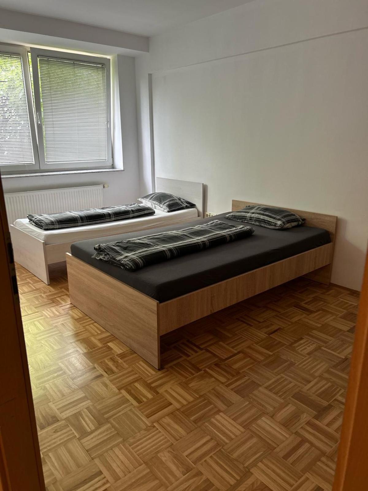 Industrial Zone Hotel Ljubljana Ngoại thất bức ảnh