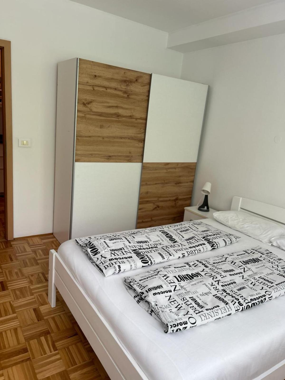 Industrial Zone Hotel Ljubljana Ngoại thất bức ảnh