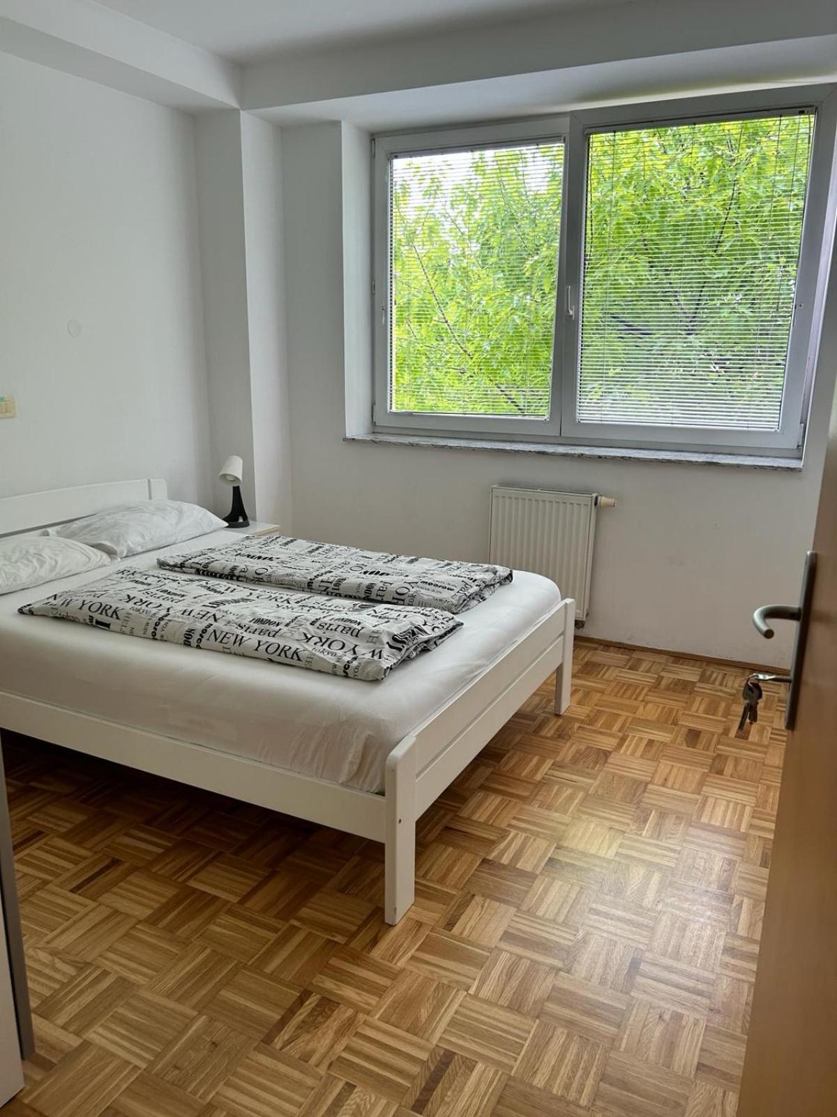 Industrial Zone Hotel Ljubljana Ngoại thất bức ảnh